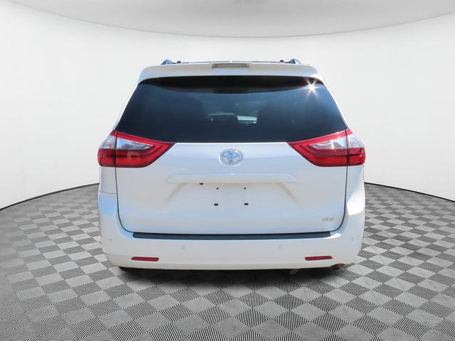 2020 Toyota Sienna 