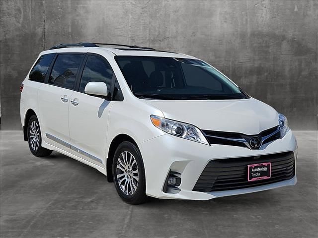 2020 Toyota Sienna XLE Premium