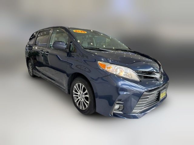 2020 Toyota Sienna XLE