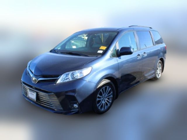 2020 Toyota Sienna XLE