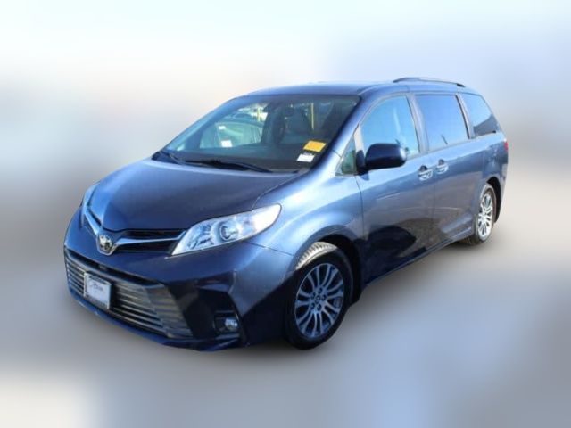 2020 Toyota Sienna XLE