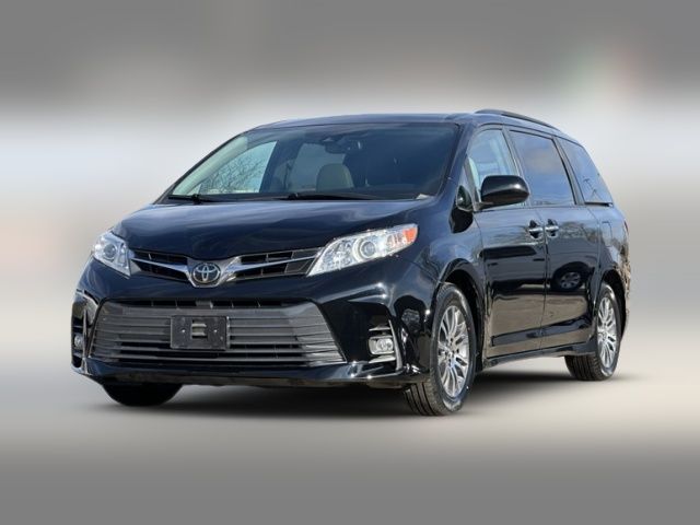 2020 Toyota Sienna XLE