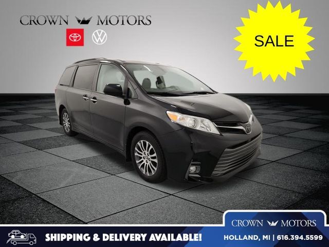 2020 Toyota Sienna XLE