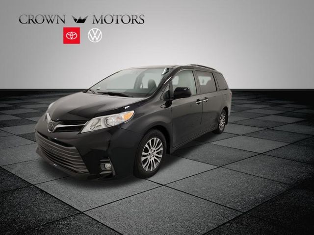 2020 Toyota Sienna XLE