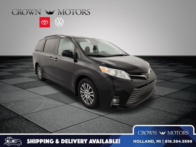 2020 Toyota Sienna XLE