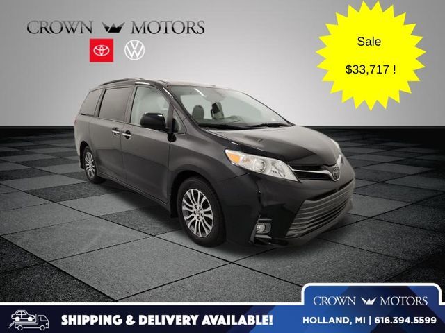 2020 Toyota Sienna XLE