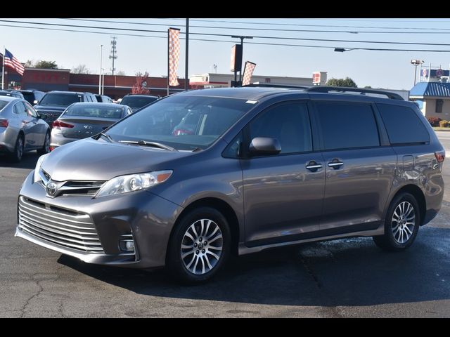 2020 Toyota Sienna XLE Auto Access Seat