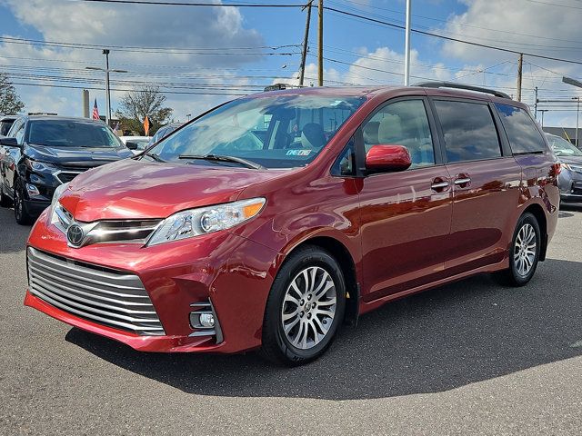 2020 Toyota Sienna XLE