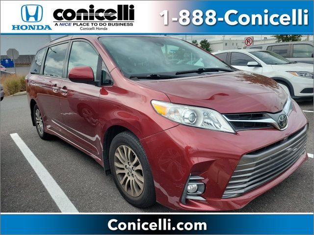 2020 Toyota Sienna XLE