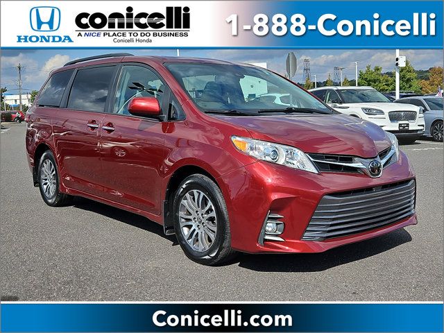 2020 Toyota Sienna XLE