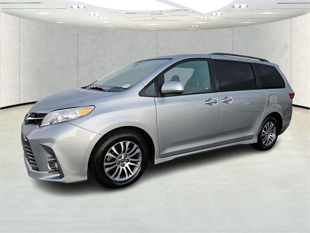 2020 Toyota Sienna XLE