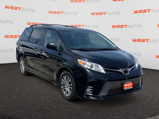 2020 Toyota Sienna 