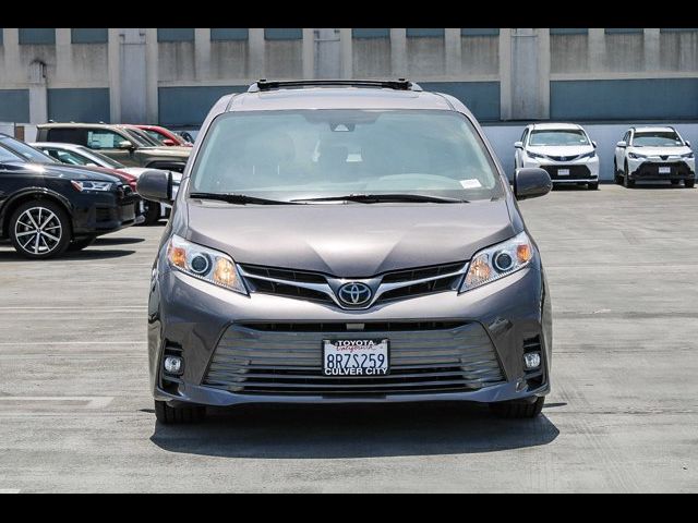 2020 Toyota Sienna XLE