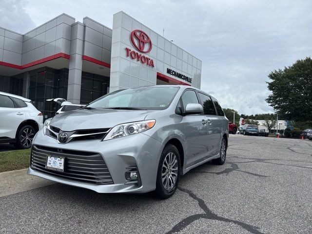 2020 Toyota Sienna XLE