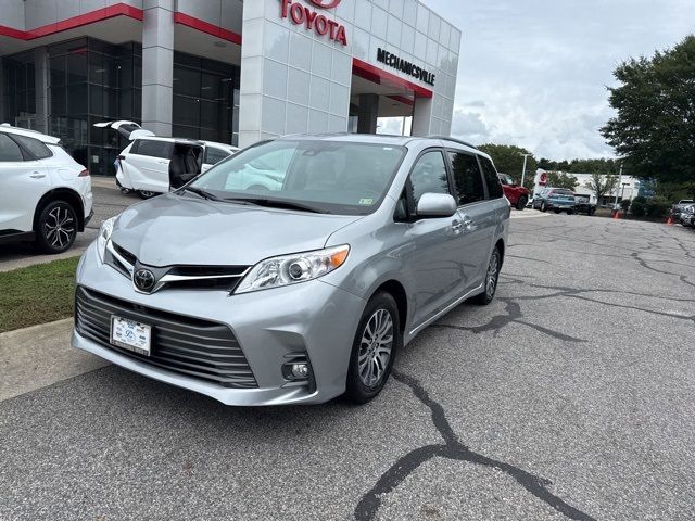 2020 Toyota Sienna XLE