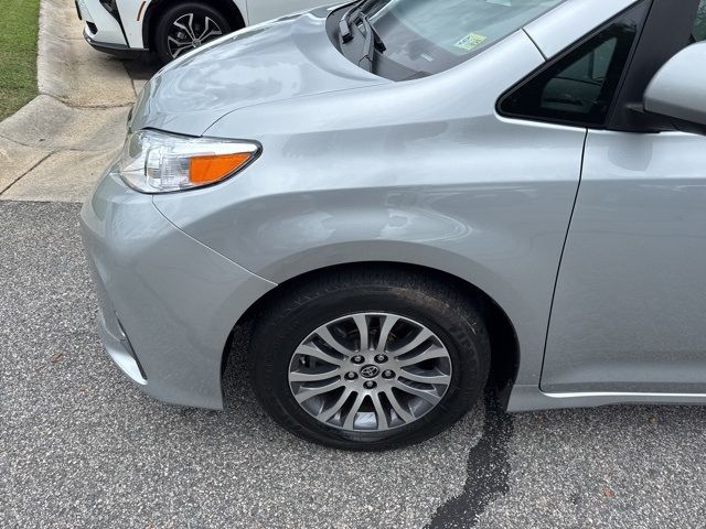 2020 Toyota Sienna XLE