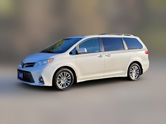 2020 Toyota Sienna XLE