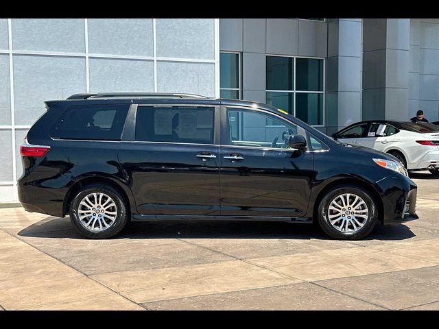 2020 Toyota Sienna 