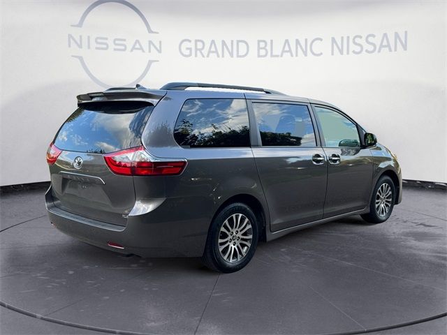 2020 Toyota Sienna XLE