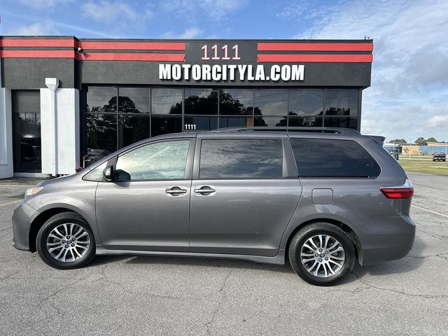 2020 Toyota Sienna XLE