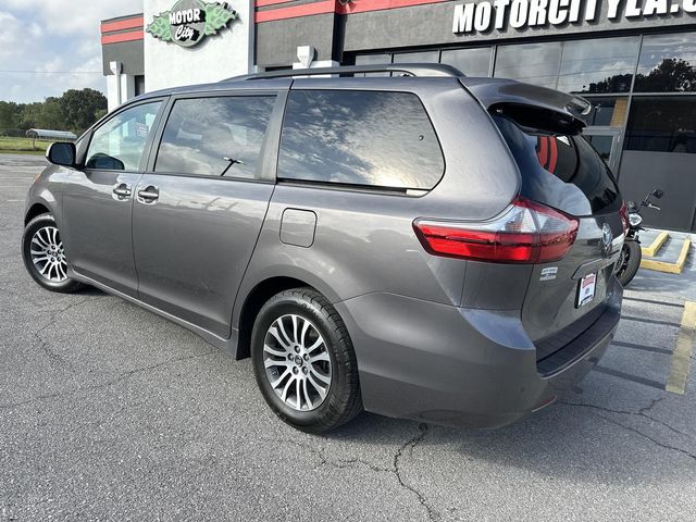 2020 Toyota Sienna XLE