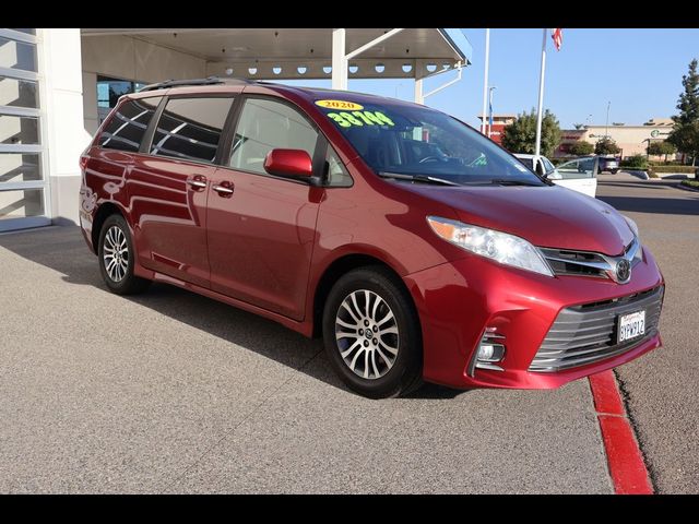 2020 Toyota Sienna XLE