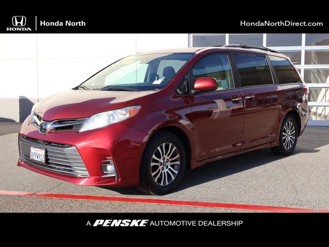 2020 Toyota Sienna XLE