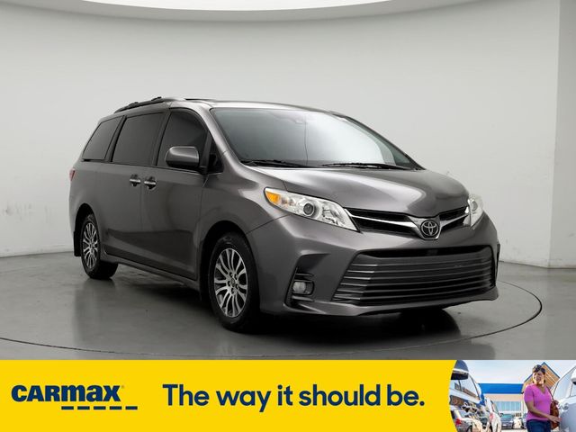 2020 Toyota Sienna XLE