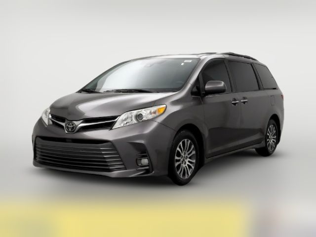 2020 Toyota Sienna XLE