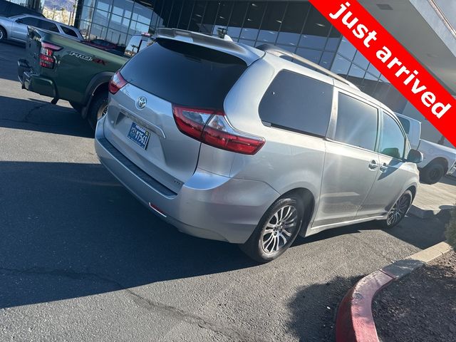 2020 Toyota Sienna 