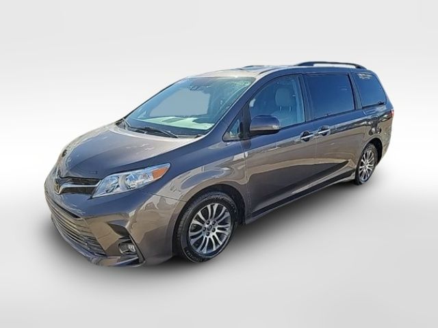 2020 Toyota Sienna XLE