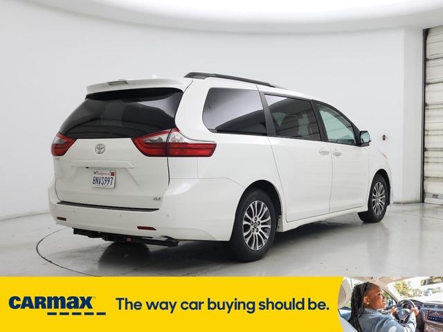 2020 Toyota Sienna XLE