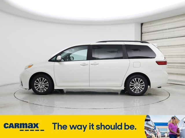2020 Toyota Sienna XLE