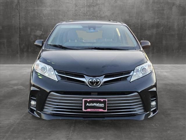 2020 Toyota Sienna XLE