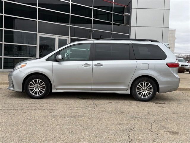 2020 Toyota Sienna XLE