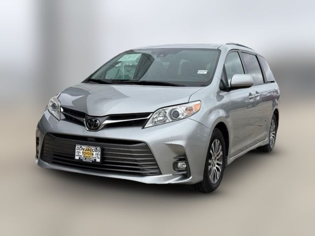 2020 Toyota Sienna XLE