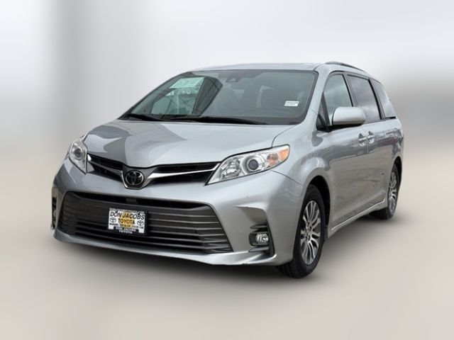 2020 Toyota Sienna XLE