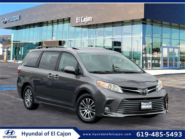 2020 Toyota Sienna XLE