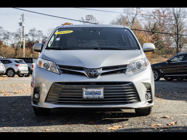 2020 Toyota Sienna XLE