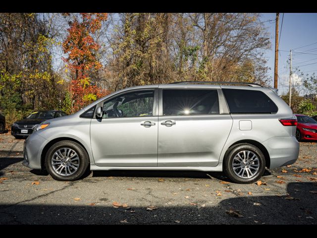 2020 Toyota Sienna XLE