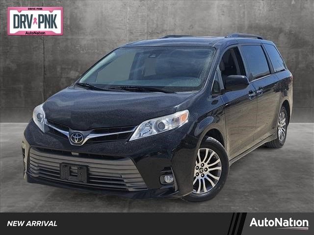 2020 Toyota Sienna XLE