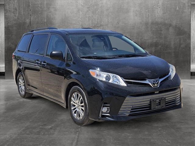 2020 Toyota Sienna XLE