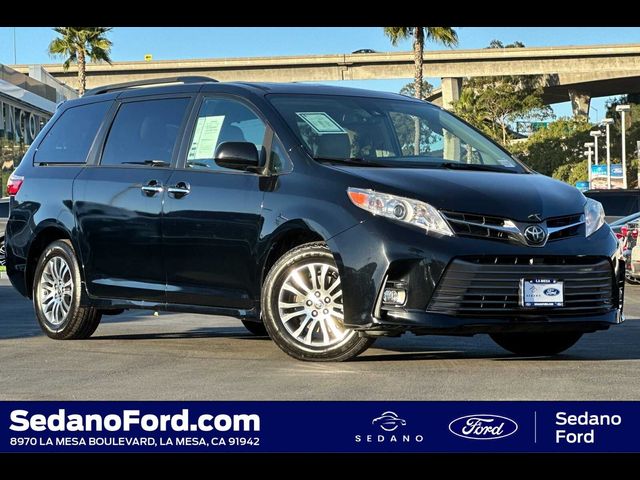 2020 Toyota Sienna XLE