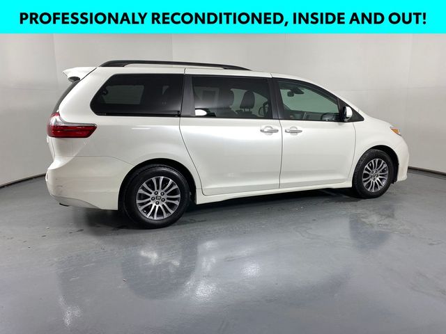 2020 Toyota Sienna XLE