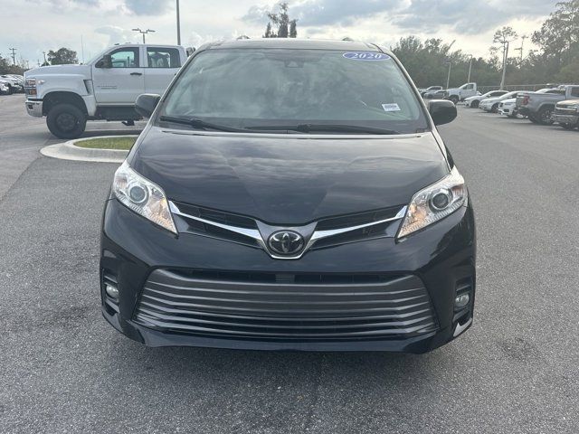 2020 Toyota Sienna XLE