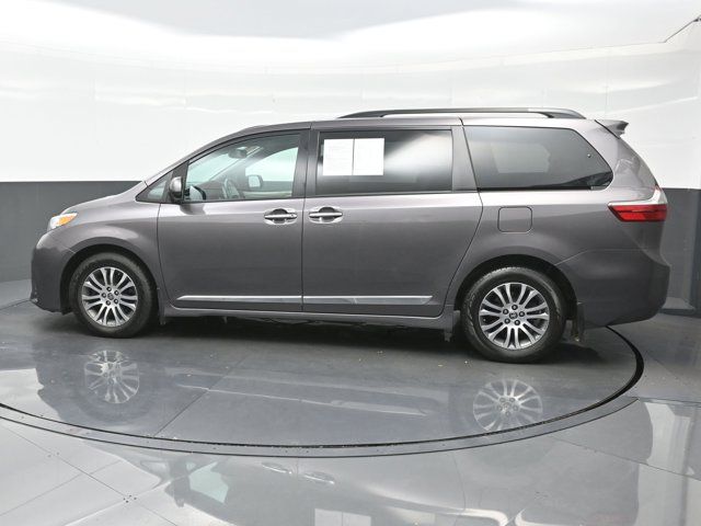 2020 Toyota Sienna XLE