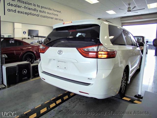 2020 Toyota Sienna XLE Auto Access Seat