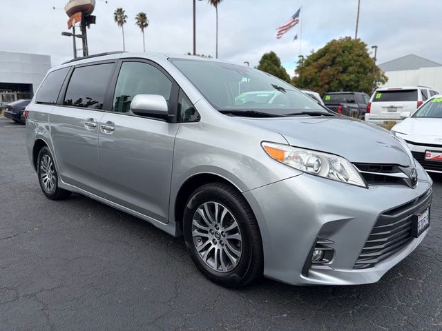 2020 Toyota Sienna XLE Auto Access Seat