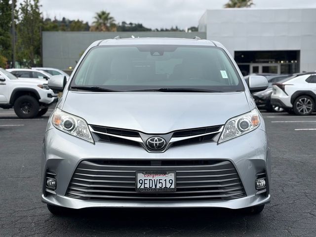 2020 Toyota Sienna XLE Auto Access Seat