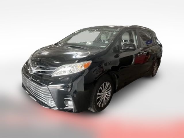 2020 Toyota Sienna XLE
